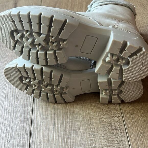 Steve Madden Clean Slate Combat Boot White US 8 - Picture 6 of 12